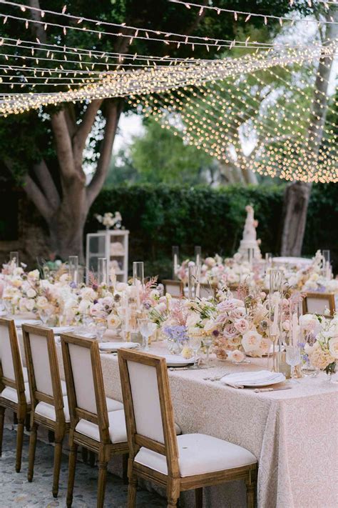 23 Wedding Tablecloth Ideas to Elevate Your Reception