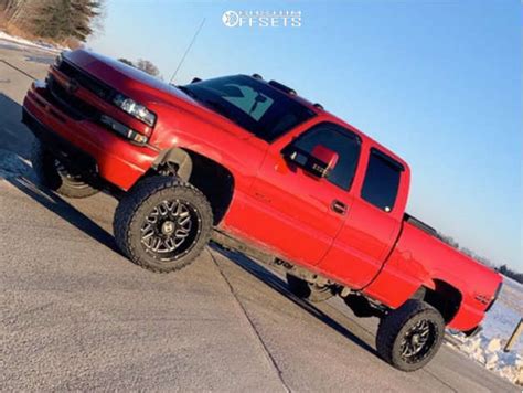 2002 Chevrolet Silverado 2500 Hd With 20x10 19 Hostile Sprocket And 33 12 5r20 Nitto Trail