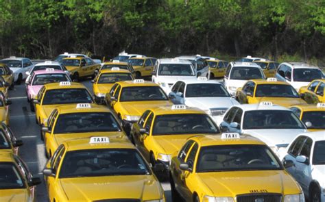 How to get from Fort Myers Airport to Naples