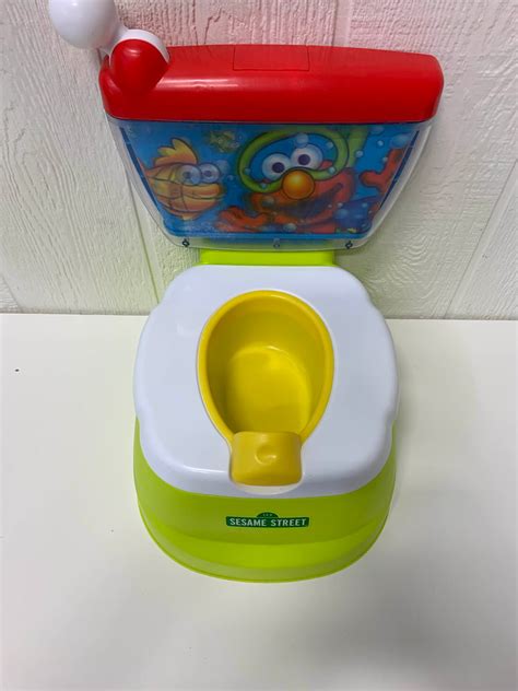 Kolcraft Sesame Street Elmo Adventure Potty Training Chair