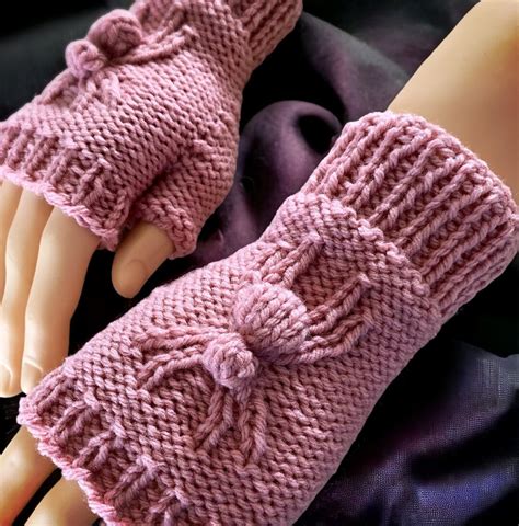 Knitting Pattern Fingerless Gloves With Spiders Knit Flat On 2 Needles With How To Video Links