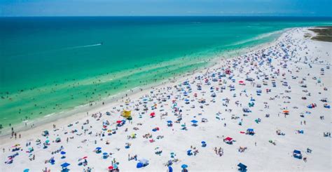 Best Siesta Key Beaches to Visit by Boat