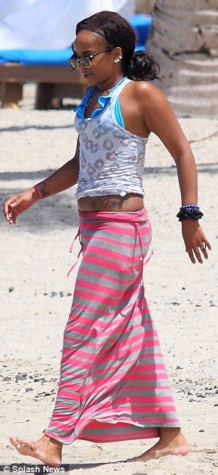 Bobbi Kristina Bares Bikini Body As Reality Show Crew Follow Her Snorkeling With Beau Nick In