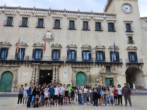 Visita De Lalumnat De N Deso A Alacant I Al Museu Arqueol Gic Marq