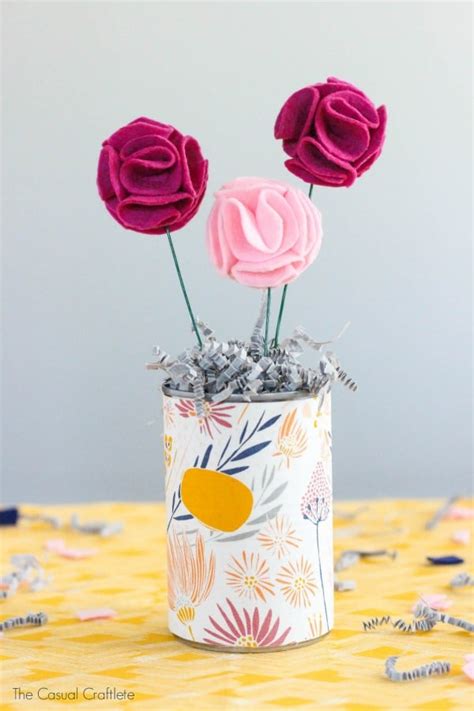 How to make a Pretty Paper Flower Centerpiece