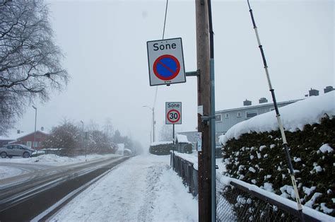 Parkering Forbudt Skilt Med Pil Opp Og Ned