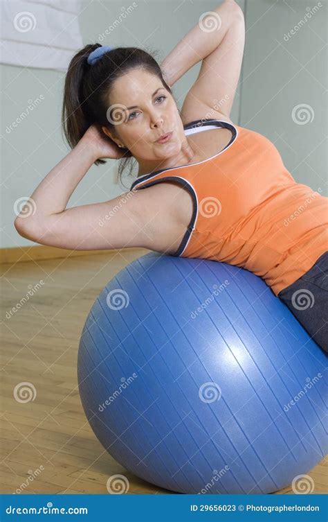 Woman Doing Sit Ups Stock Image Image Of Looking Woman 29656023