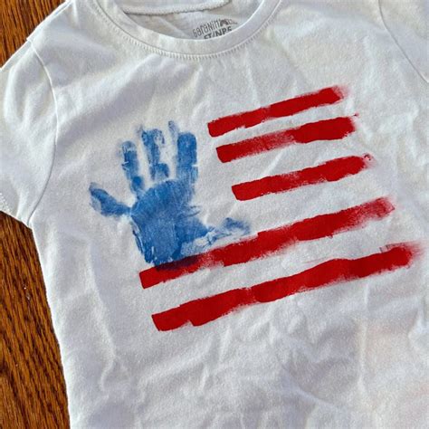 Easy DIY Handprint American Flag T-Shirts - The Keele Deal
