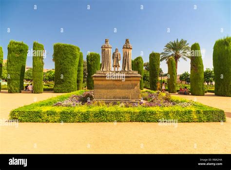 Memorial estatuas de Cristóbal Colón el rey Fernando y la Reina Isabel