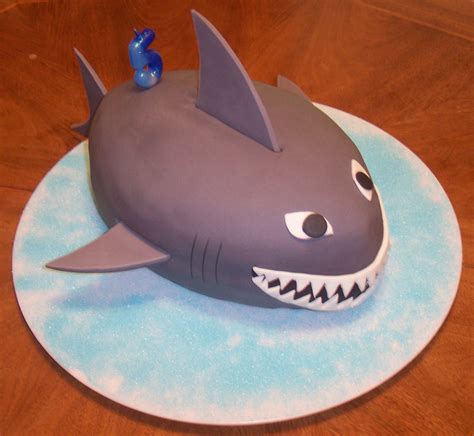 Shark Cake Made This Cake For My Son S 5th Birthday Used The Wilton