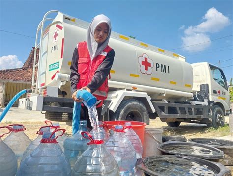 5 RIBU LITER AIR BERSIH UNTUK WARGA TERDAMPAK BANJIR PALANG MERAH