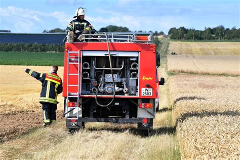 Wiesbadenaktuell Feuerwehreins Tze Feldbrand In Wiesbaden Nordenstadt