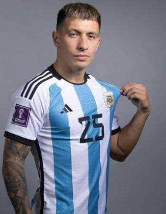 Lisandro Martínez In Argentina Jersey - Sportsman Biography