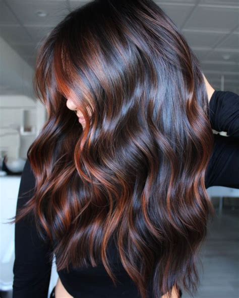 Luzes Chocolate Cabelo Preto - Cabelo preto com luzes: tons para iluminar os fios