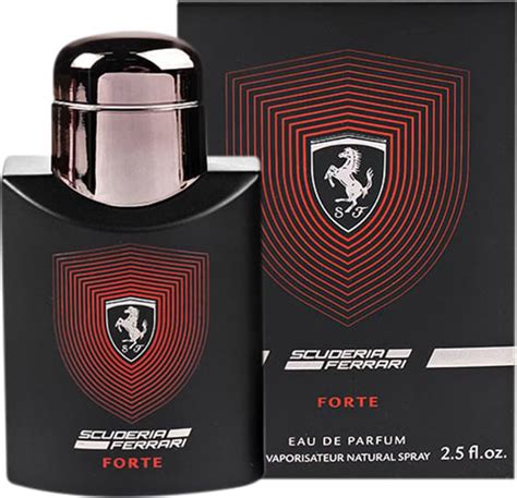 O Perfume Scuderia Forte Masculino Eau De Parfum Da Ferrari Demonstra