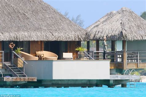 KATCHING MY I Justin Bieber Goes Full Frontal Naked In Skinny Dipping Session In Bora Bora With