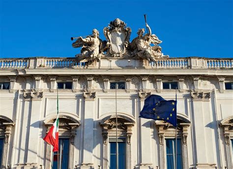 Quirinale Palace Facade Rome Stock Photo - Image of landmark, official: 85078592