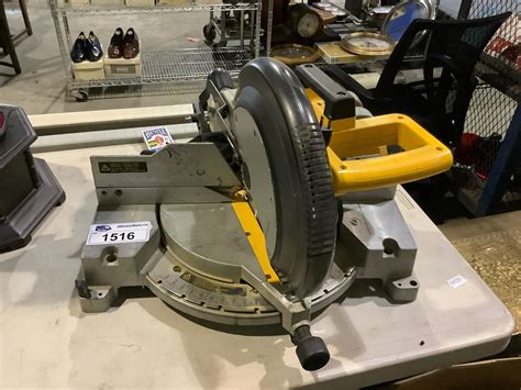 Dewalt 10 Compound Miter Saw D705 04 Able Auctions