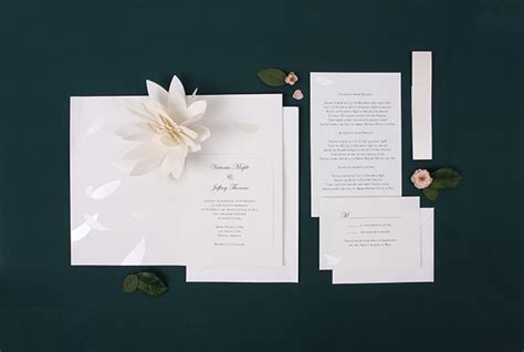 Pop-Up Wedding Invitations by Robert Sabuda for UWP Luxe | Junebug Weddings