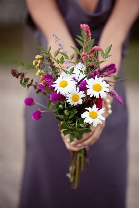 Bridesmaid S Simple Wildflower Wedding Bouquet Fall Wedding Flowers