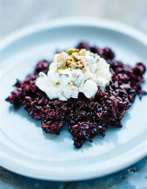 Riz noir aux navets et aux pistaches pour 4 personnes Recettes Elle à