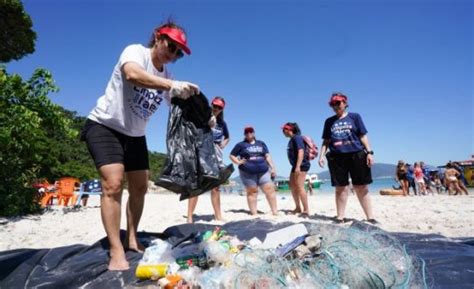 CLICSC Projeto Limpeza Dos Mares Retira 2 5 Toneladas De Lixo Do Mar