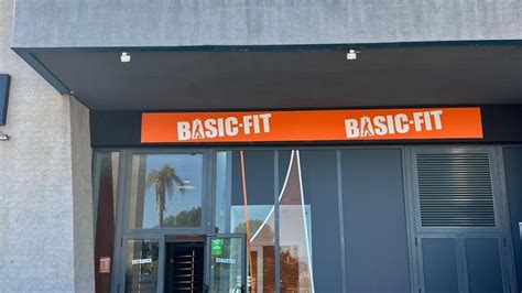 Ginnasio En M Laga La Cadena De Gimnasios Basic Fit Abre Un Gimnasio