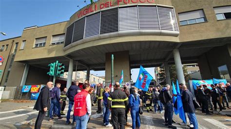 Più sicurezza per lavorare meglio la protesta dei vigili del fuoco