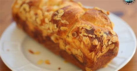 Brioche tressée aux amandes A Prendre Sans Faim