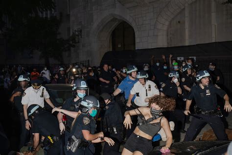 Scenes From A Weekend Of Mass Protest In New York City LaptrinhX News