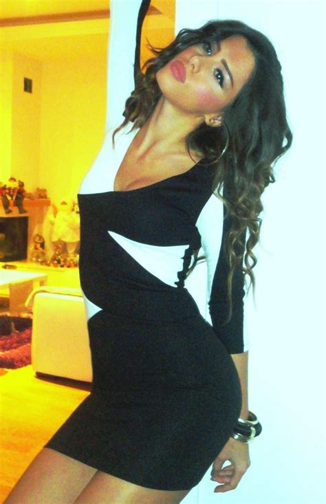 Amateur Chicks In Tight Dresses139 T I G H T