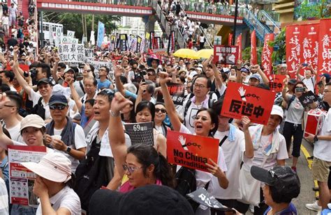 香港：香港大規模デモ、主催者発表で103万人参加 返還後の最大級に [写真特集4 5] 毎日新聞