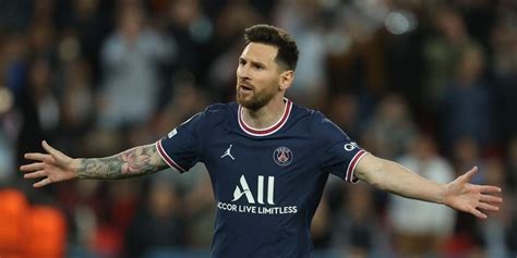 7 Potret Terbaru Lionel Messi Setelah Pindah Ke PSG Bintang Pesepak