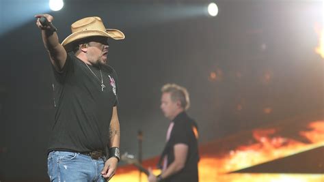 Bob Seger debuts at No. 3, reveals Jason Aldean pairing