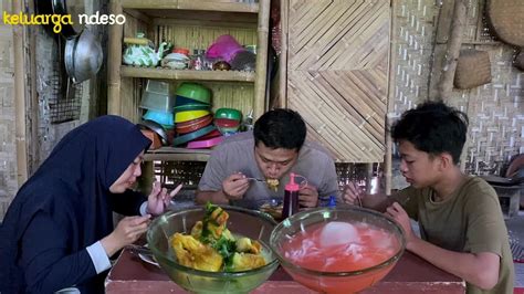 Membuat Bakwan Kuah Es Coco Pandan Nikmat Luar Biasa Makan Bersama