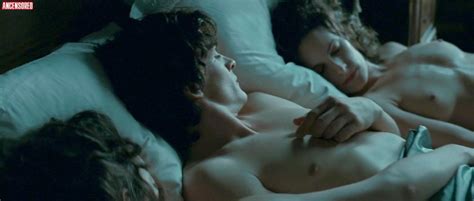 Naked Unknown in Chéri