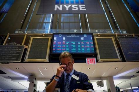 Wall Street Ditutup Lesu Imbas Kekhawatiran Investor Pada Suku Bunga AS