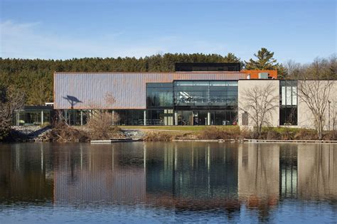 Trent Community Sport and Recreation Centre / Perkins+Will | ArchDaily