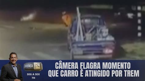 Vídeo Câmeras Flagram Momento Em Que Carro é Atingido Por Trem 01 06