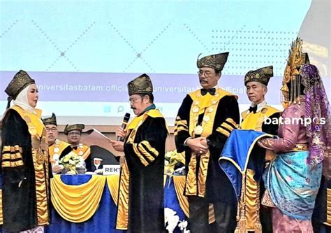 Profesor Indrayani Dikukuhkan Sebagai Guru Besar Uniba Metropolis