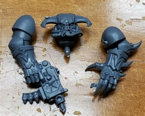 Warhammer 40k Chaos Space Marine Bits Legionary Anointed Claw Pistol