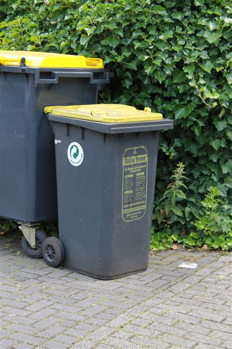 images green litter trash  garbage  waste container