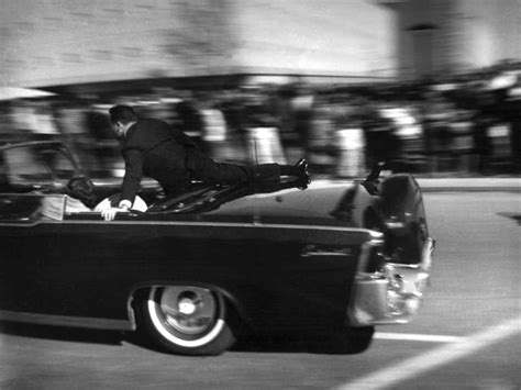 Agent Who Jumped On Jfks Limo Recounts Fateful Moments Cbs News