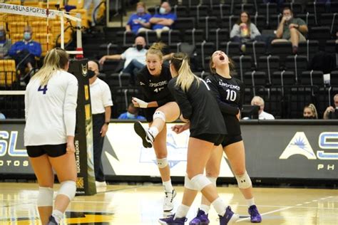 Fgcu Volleyball Loses Heartbreaker To Lipscomb In Asun Title Match