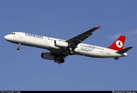 TC JMH Turkish Airlines Airbus A321 232 Photo By Siegi ID 117348