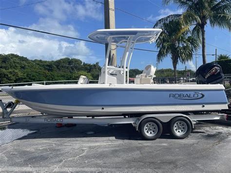 Robalo 226 Cayman Boats For Sale