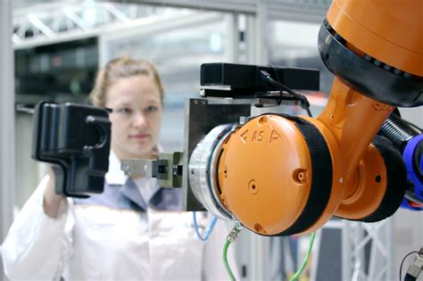 Mensch Roboter Kollaboration Fraunhofer Iwu