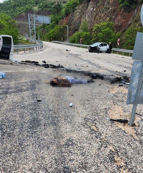 Ankara da otomobiller kafa kafa çarpıştı 3 ölü 4 yaralı Son Dakika