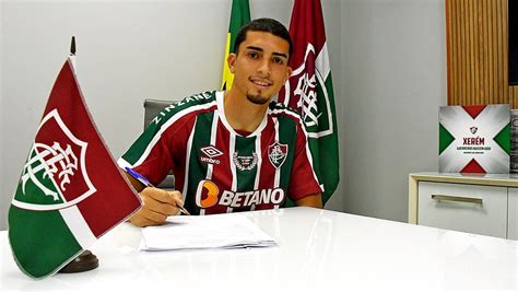 Fluminense Renova O Contrato O Zagueiro Davi De 20 Anos