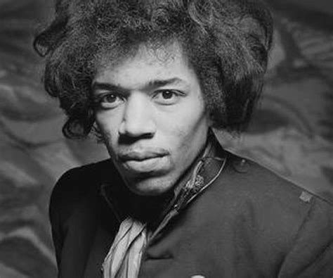 Jimi Hendrix Biography - Facts, Childhood, Family Life & Achievements